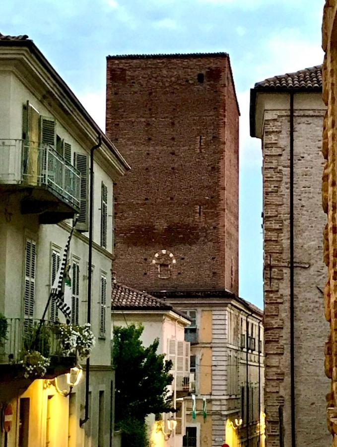 Appartamento In Centro Storico "La Casa Di Cri" Asti Exterior foto